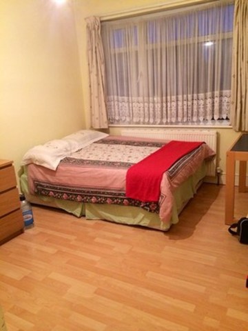  Image of 3 bedroom Terraced house to rent in Coniston Gardens Ilford IG4 at CONISTON GARDENS  GANTS HILL, IG4 5LU