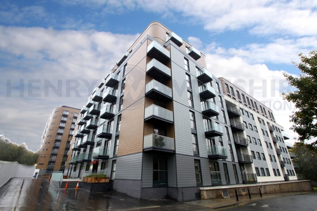  Image of 1 bedroom Apartment to rent in Cobblestone Square London E1W at Wapping Lane  London, E1W 3AS