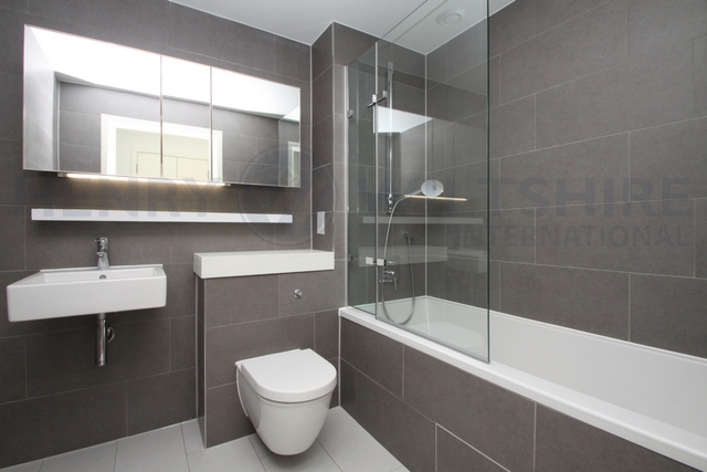 Image of 1 bedroom Apartment to rent in Cobblestone Square London E1W at Wapping Lane  London, E1W 3AS