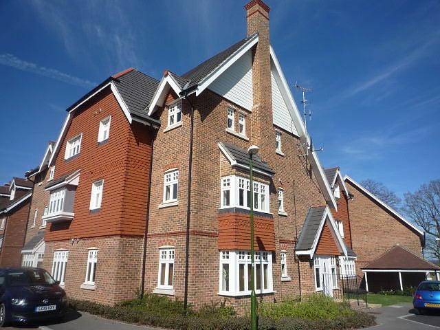  Image of 2 bedroom Penthouse to rent in St. Pauls on the Green Haywards Heath RH16 at St Pauls on the Green  Haywards Heath, RH16 3HB