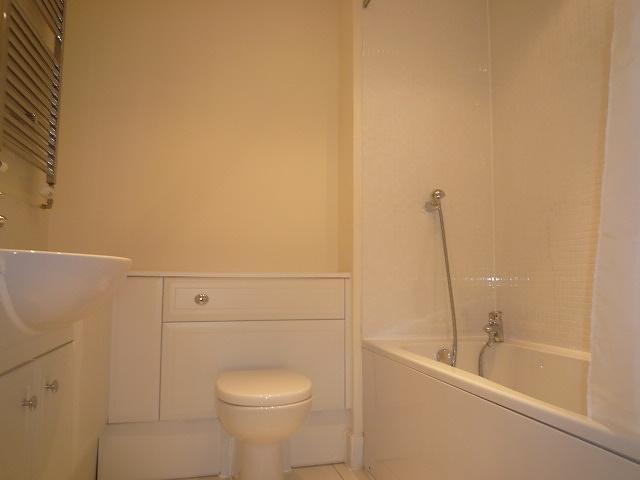  Image of 2 bedroom Penthouse to rent in St. Pauls on the Green Haywards Heath RH16 at St Pauls on the Green  Haywards Heath, RH16 3HB