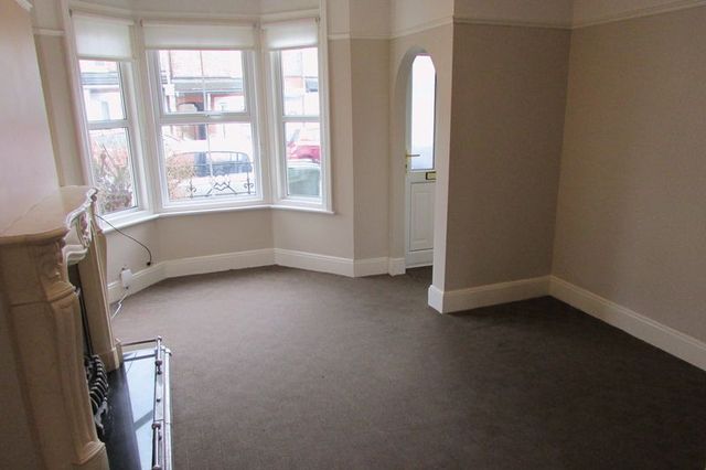  Image of 3 bedroom Terraced house to rent in Coronation Road Basingstoke RG21 at Coronation Road  Basingstoke, RG21 4HA