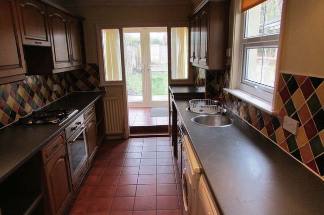  Image of 3 bedroom Terraced house to rent in Coronation Road Basingstoke RG21 at Coronation Road  Basingstoke, RG21 4HA