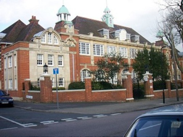  Image of 2 bedroom Flat to rent in Crothall Close London N13 at Corrib Court Fox Lane Palmers Green, N13 4BG