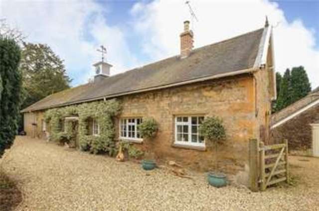 Image of 3 bedroom Barn Conversion to rent in Corton Denham Corton Denham Sherborne DT9 at Corton Denham House Corton Denham Sherborne, Dorset, DT9 4LR