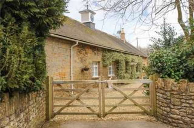  Image of 3 bedroom Barn Conversion to rent in Corton Denham Corton Denham Sherborne DT9 at Corton Denham House Corton Denham Sherborne, Dorset, DT9 4LR