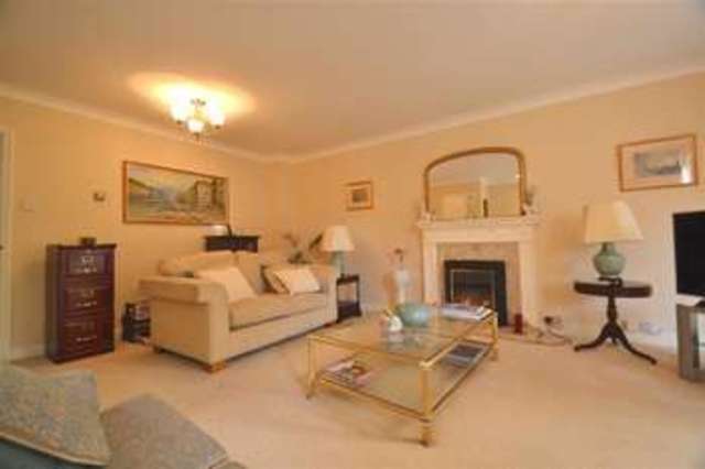  Image of 3 bedroom Semi-Detached house to rent in Cottenham Park Road London SW20 at Copse Hill, SW20 0SY