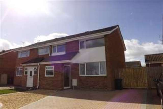  Image of 3 bedroom Semi-Detached house to rent in Smitan Brook Swindon SN3 at Swindon, SN3 5BX