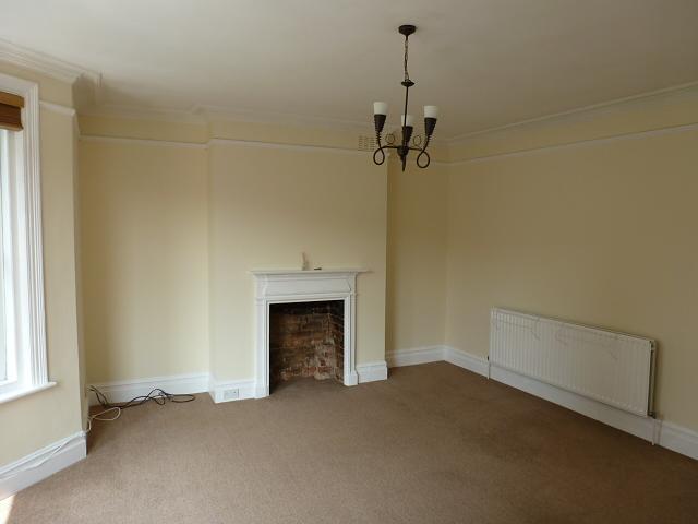  Image of 1 bedroom Flat to rent in Crabton Close Road Pokesdown Bournemouth BH5 at Boscombe  Bournemouth, BH5 1HN