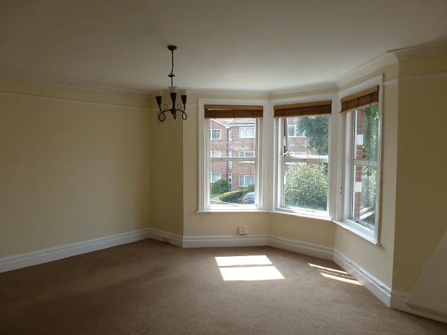  Image of 1 bedroom Flat to rent in Crabton Close Road Pokesdown Bournemouth BH5 at Boscombe  Bournemouth, BH5 1HN