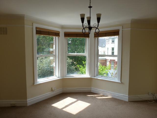 Image of 1 bedroom Flat to rent in Crabton Close Road Pokesdown Bournemouth BH5 at Boscombe  Bournemouth, BH5 1HN