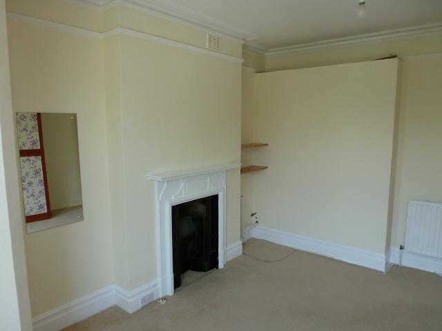  Image of 1 bedroom Flat to rent in Crabton Close Road Pokesdown Bournemouth BH5 at Boscombe  Bournemouth, BH5 1HN