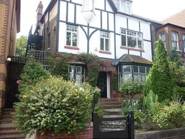  Image of 2 bedroom Flat to rent in Cranbrook Road Ilford IG1 at Cranbrook Road IG1  Ilford, IG1 4UA
