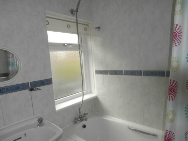  Image of 3 bedroom Flat to rent in Croftfoot Road Croftfoot Glasgow G44 at Croftfoot Glasgow Glasgow, G44 5LD