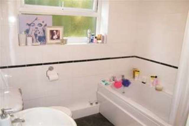  Image of 2 bedroom Flat to rent in Croftleigh Gardens Kingslea Road Shirley Solihull B91 at Solihull, B91 1TG