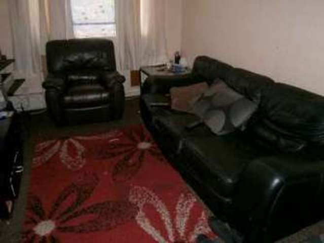  Image of 1 bedroom Flat for sale in Crofton Road London E13 at Crofton Road  Plaistow, E13 8QT