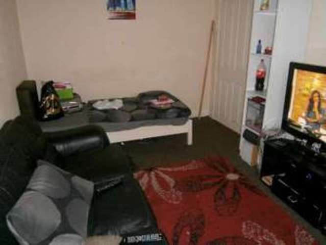  Image of 1 bedroom Flat for sale in Crofton Road London E13 at Crofton Road  Plaistow, E13 8QT