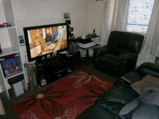  Image of 1 bedroom Flat for sale in Crofton Road London E13 at Crofton Road  Plaistow, E13 8QT
