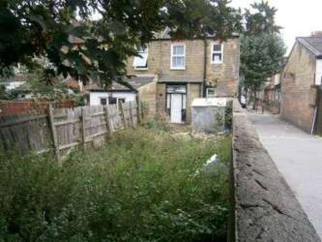  Image of 1 bedroom Flat for sale in Crofton Road London E13 at Crofton Road  Plaistow, E13 8QT