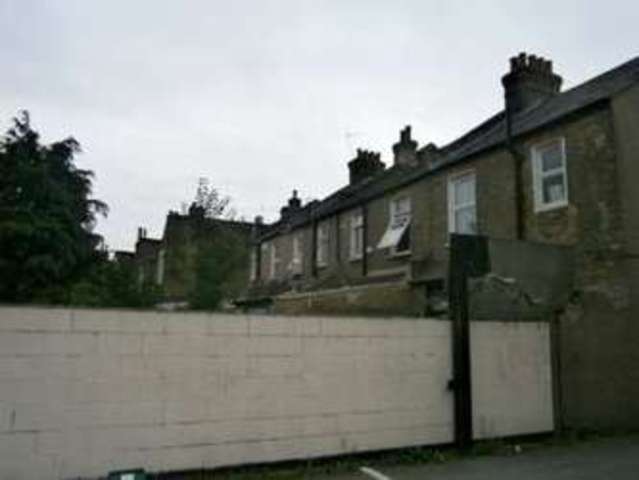  Image of 1 bedroom Flat for sale in Crofton Road London E13 at Crofton Road  Plaistow, E13 8QT