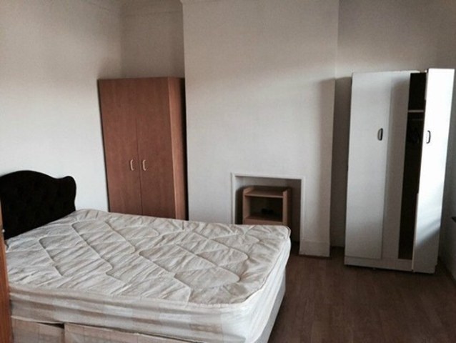 Image of 2 bedroom Terraced house to rent in Crownfield Road London E15 at CROWNFIELD ROAD  LEYTON, E15 2AS