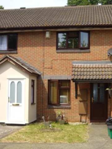  Image of 2 bedroom Terraced house to rent in Crucible Close Chadwell Heath Romford RM6 at Crucible close  chadwell heath, RM6 4PZ