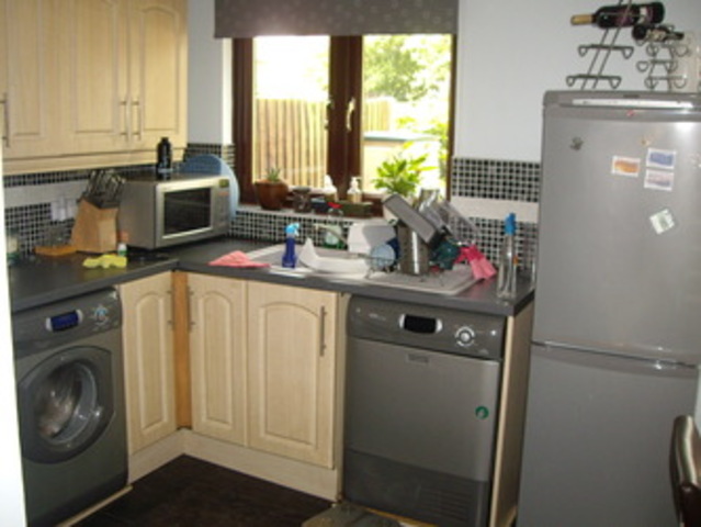  Image of 2 bedroom Terraced house to rent in Crucible Close Chadwell Heath Romford RM6 at Crucible close  chadwell heath, RM6 4PZ