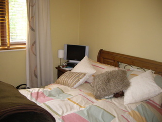  Image of 2 bedroom Terraced house to rent in Crucible Close Chadwell Heath Romford RM6 at Crucible close  chadwell heath, RM6 4PZ