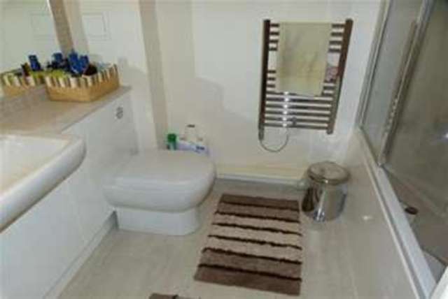  Image of 1 bedroom Flat to rent in Heritage Avenue London NW9 at London, NW9 5WT