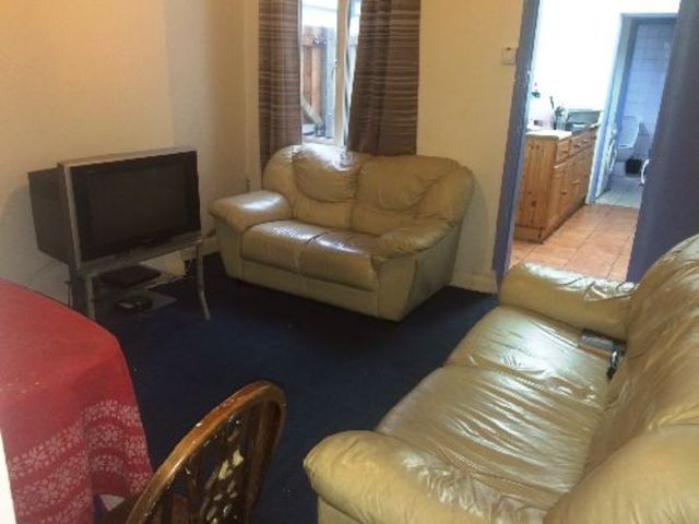 Image of 4 bedroom House Share to rent in Dawlish Road Selly Oak Birmingham B29 at Selly Oak West Midlands Selly Oak, B29 7AA