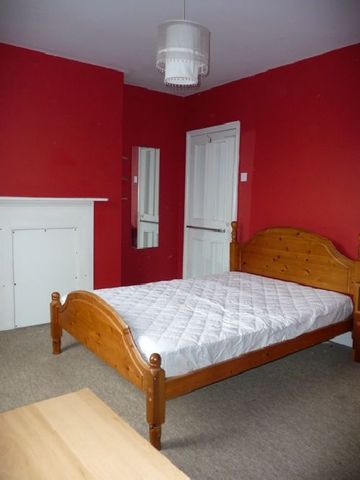 Image of 4 bedroom House Share to rent in Dawlish Road Selly Oak Birmingham B29 at Selly Oak West Midlands Selly Oak, B29 7AE