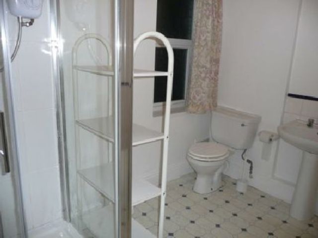  Image of 5 bedroom House Share to rent in Dawlish Road Selly Oak Birmingham B29 at Selly Oak West Midlands Selly Oak, B29 7AU