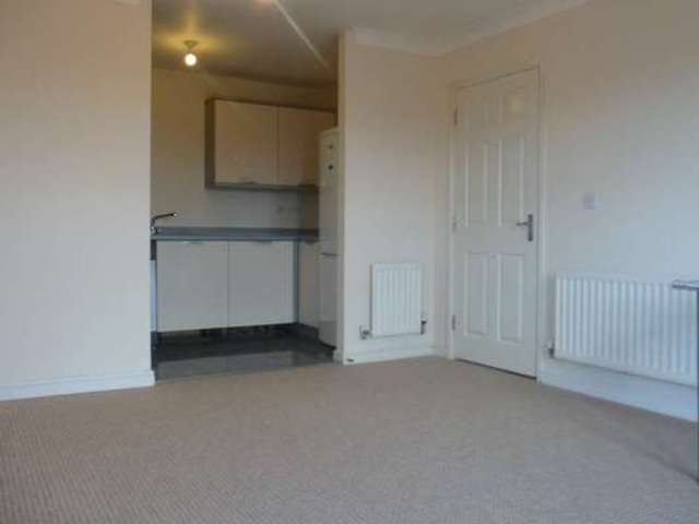 Image of 2 bedroom Flat for sale in Piper Way Ilford IG1 at De Havilland Square Piper Way Ilford, IG1 4DE