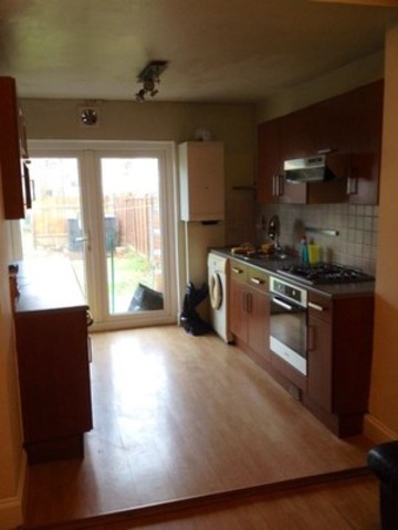 Image of 1 bedroom Terraced house to rent in De Vere Gardens Cranbrook Ilford IG1 at DE VERE GARDENS  ILFORD, IG1 3ED