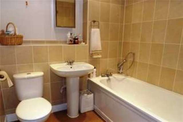  Image of 2 bedroom Mews to rent in St. Helens Mews Brentwood CM14 at Brentwood, CM14 4SJ