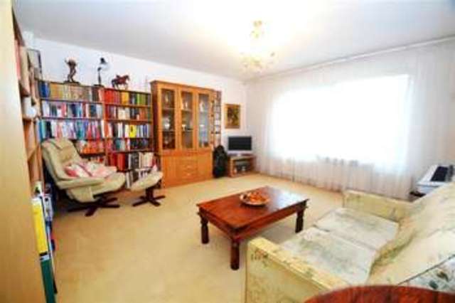  Image of 2 bedroom Apartment to rent in Worple Road London SW19 at Wimbledon, SW19 4HB