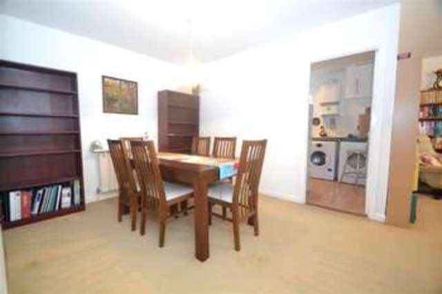  Image of 2 bedroom Apartment to rent in Worple Road London SW19 at Wimbledon, SW19 4HB