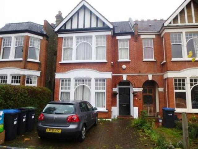  Image of 4 bedroom Detached house to rent in Derwent Road London N13 at Derwent Road  Palmers Green, N13 4PU