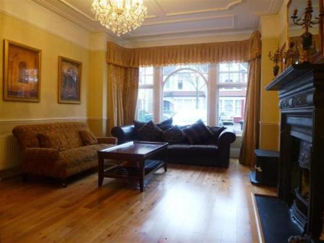  Image of 4 bedroom Detached house to rent in Derwent Road London N13 at Derwent Road  Palmers Green, N13 4PU