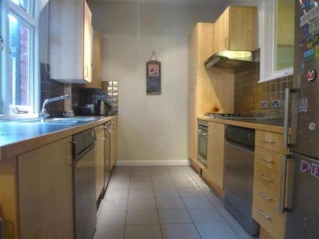  Image of 4 bedroom Detached house to rent in Derwent Road London N13 at Derwent Road  Palmers Green, N13 4PU