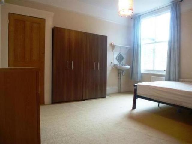  Image of 4 bedroom Detached house to rent in Derwent Road London N13 at Derwent Road  Palmers Green, N13 4PU