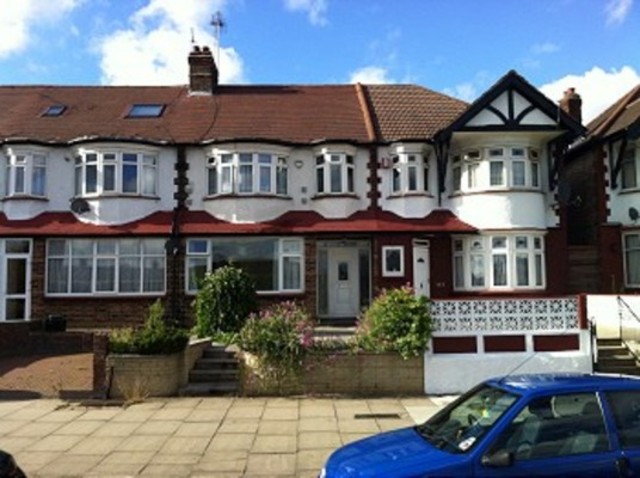  Image of 4 bedroom Detached house to rent in Sweet Briar Grove London N9 at Devonshire Road Edmonton London, N9 9NE