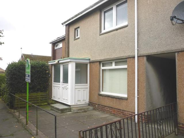  Image of 2 bedroom Flat to rent in Droverhall Avenue Crossgates Cowdenbeath KY4 at Cowdenbeath Fife Fife, KY4 8BP
