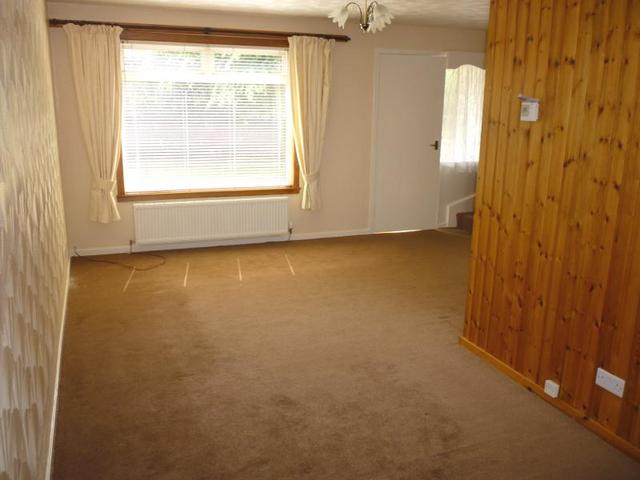  Image of 2 bedroom Flat to rent in Droverhall Avenue Crossgates Cowdenbeath KY4 at Cowdenbeath Fife Fife, KY4 8BP