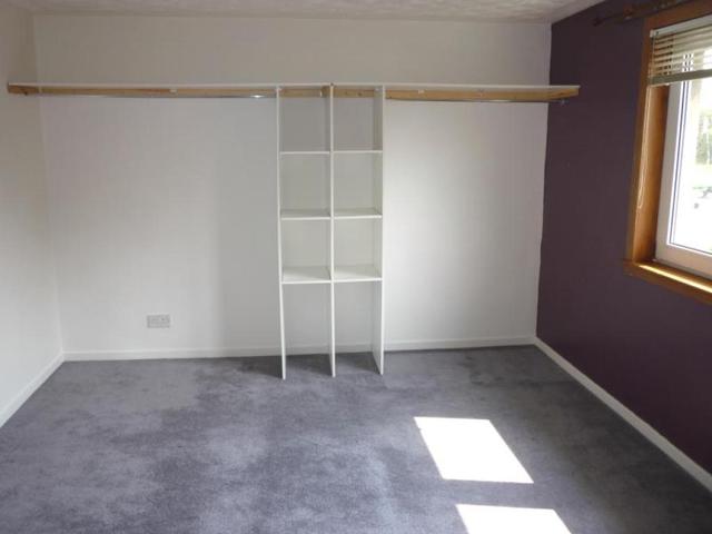  Image of 2 bedroom Flat to rent in Droverhall Avenue Crossgates Cowdenbeath KY4 at Cowdenbeath Fife Fife, KY4 8BP