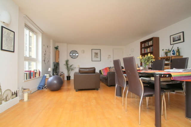  Image of 2 bedroom Apartment to rent in Commercial Road London E1 at Dryden Buildings  London, E1 1LF