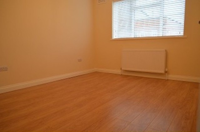  Image of 2 bedroom Flat to rent in Green Lanes London N21 at Duncan Court Green Lanes Winchmore Hill, N21 3RL