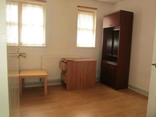  Image of 2 bedroom Terraced house to rent in Dunnock Road London E6 at DUNNOCK ROAD  BECTON, E6 5SX