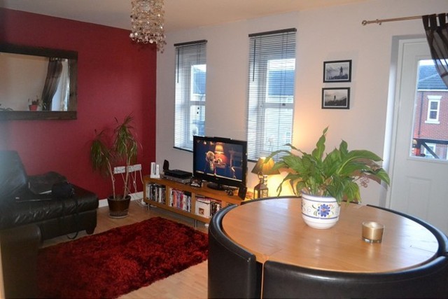  Image of 2 bedroom Flat to rent in Glandford Way Chadwell Heath Romford RM6 at Dunwich Court Gladford Way Chadwell heath, RM6 4UP