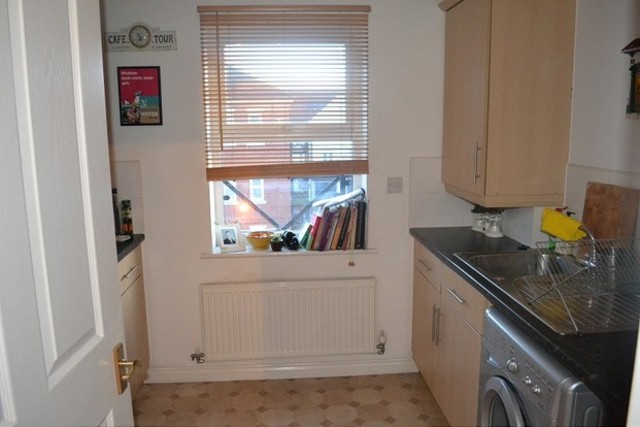  Image of 2 bedroom Flat to rent in Glandford Way Chadwell Heath Romford RM6 at Dunwich Court Gladford Way Chadwell heath, RM6 4UP